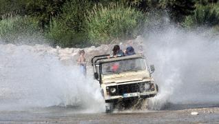 Jeepsafari Land Leute Dörfer Berge Kultur Spass Adrenalin